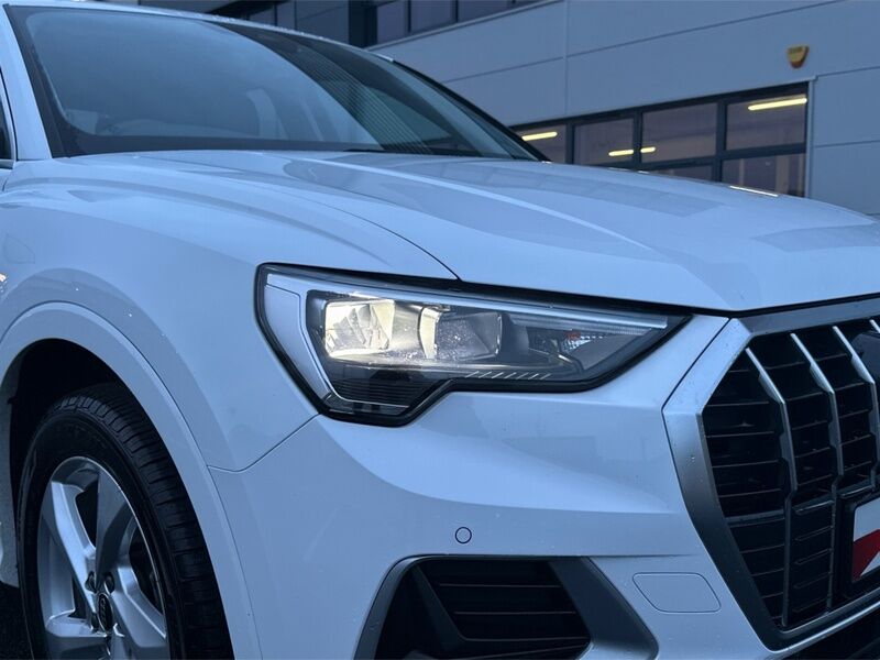 More views of Audi Q3