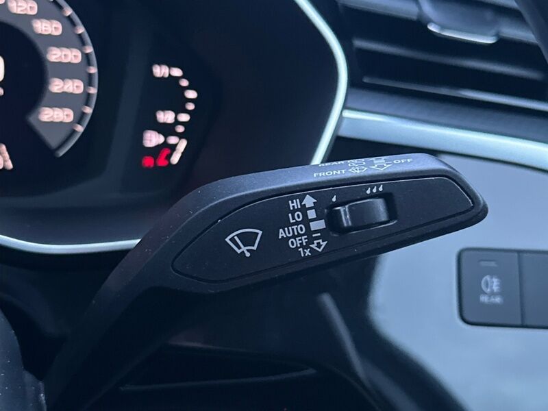 More views of Audi Q3