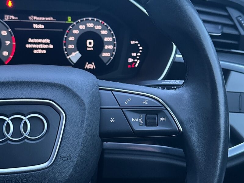 More views of Audi Q3