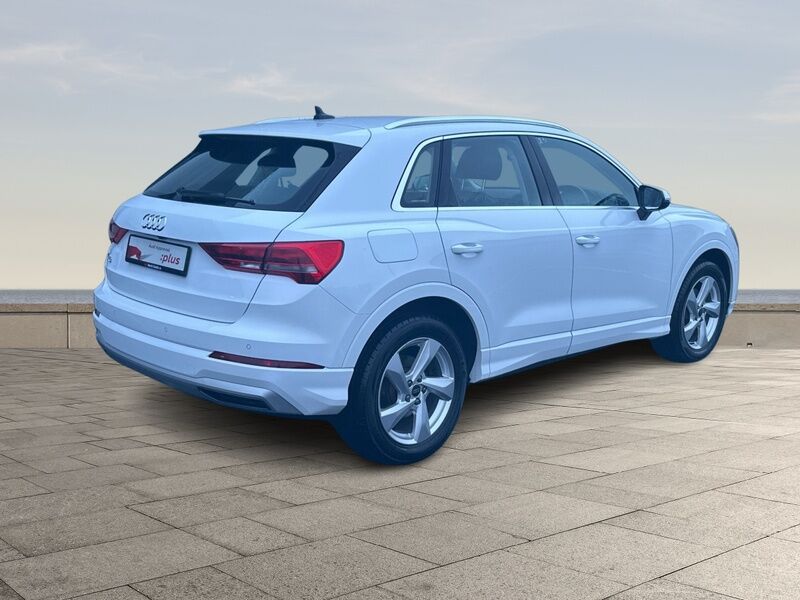 More views of Audi Q3