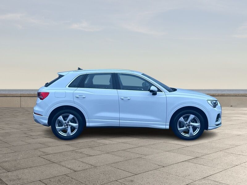 More views of Audi Q3