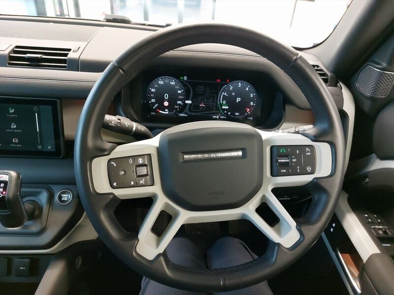 More views of Land Rover Defender