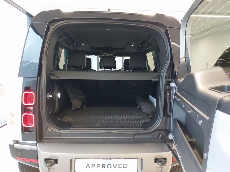 More views of Land Rover Defender