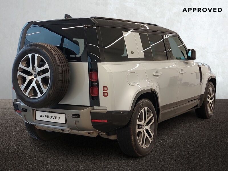 More views of Land Rover Defender