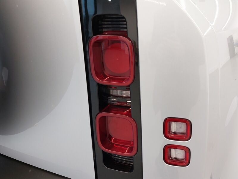 More views of Land Rover Defender