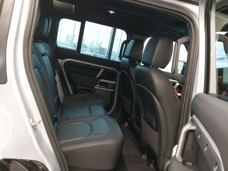 More views of Land Rover Defender