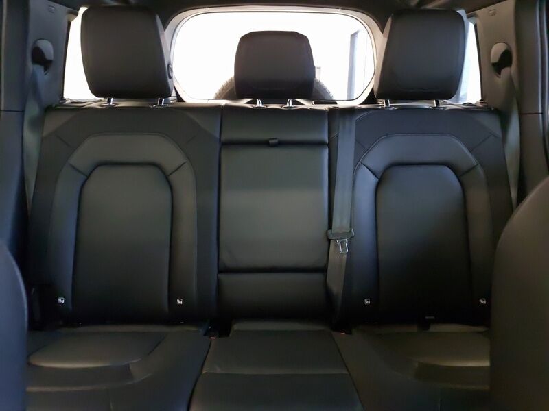 More views of Land Rover Defender