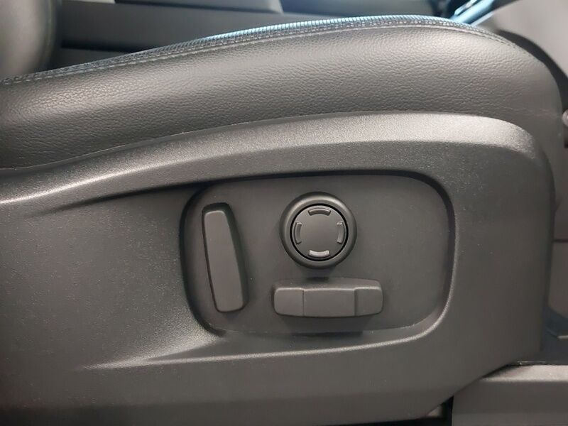 More views of Land Rover Defender