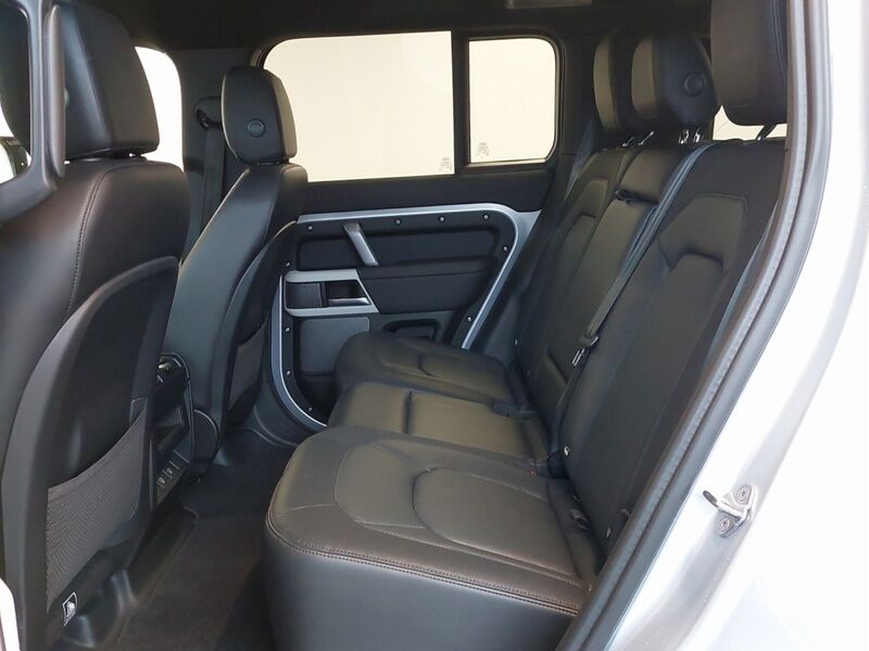 More views of Land Rover Defender