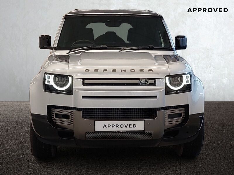 More views of Land Rover Defender