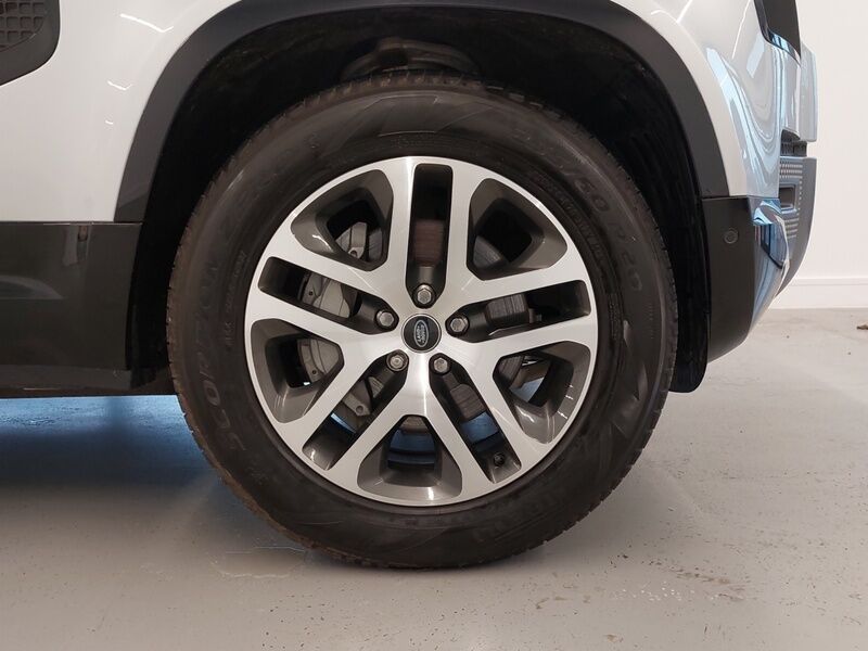 More views of Land Rover Defender