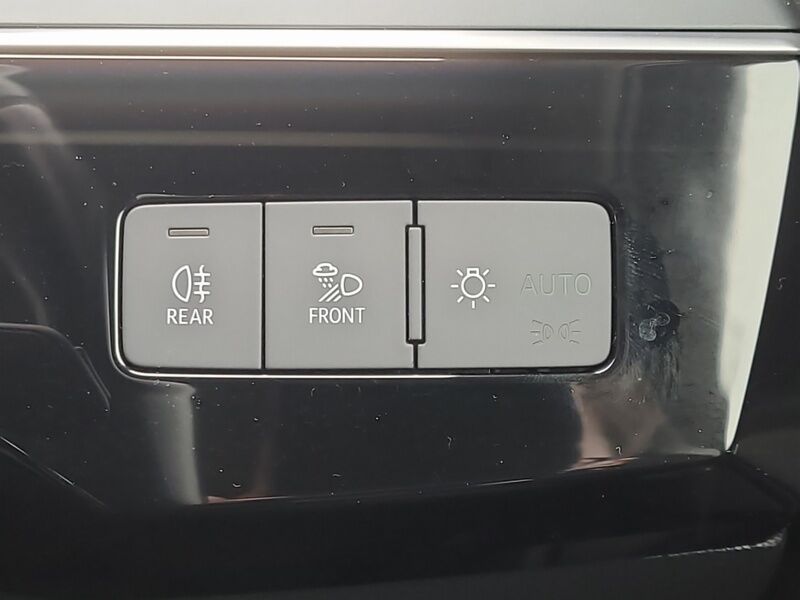 More views of Audi Q8 e-tron