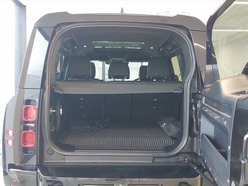 More views of Land Rover Defender