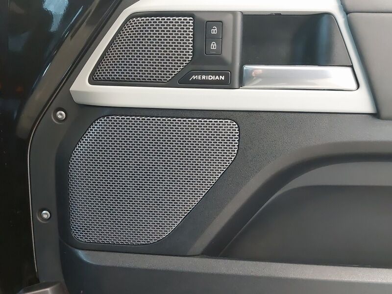 More views of Land Rover Defender