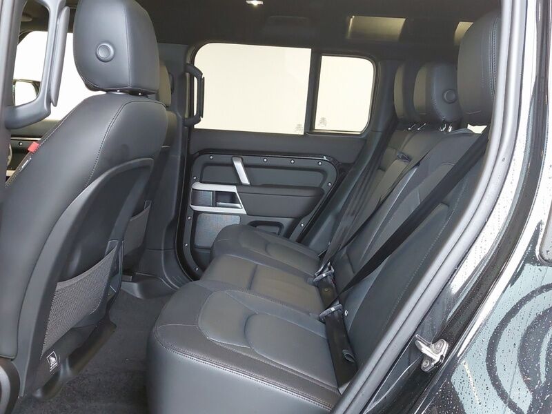 More views of Land Rover Defender