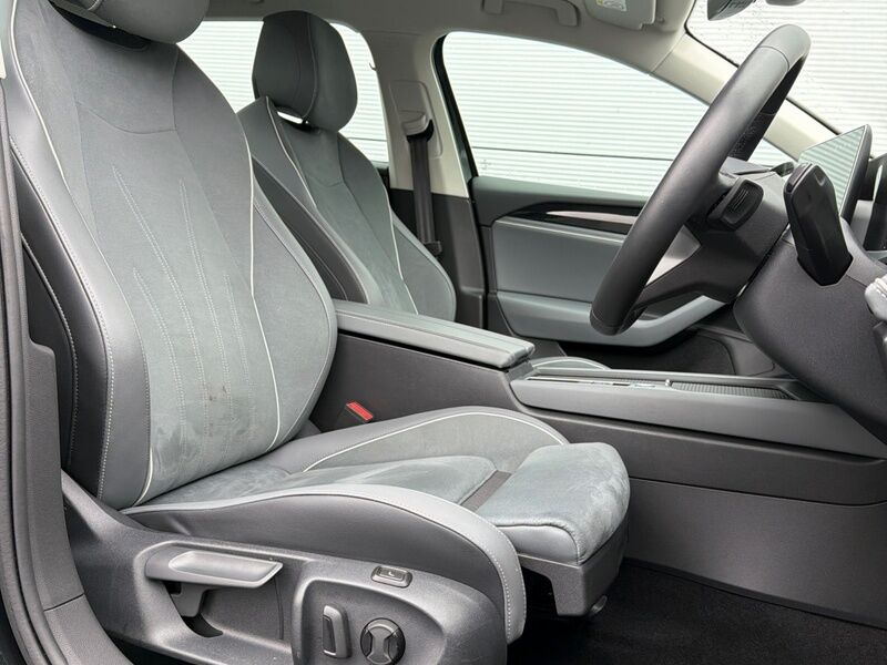 More views of Volkswagen Passat