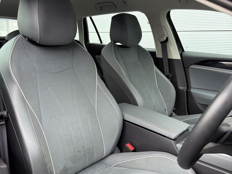 More views of Volkswagen Passat