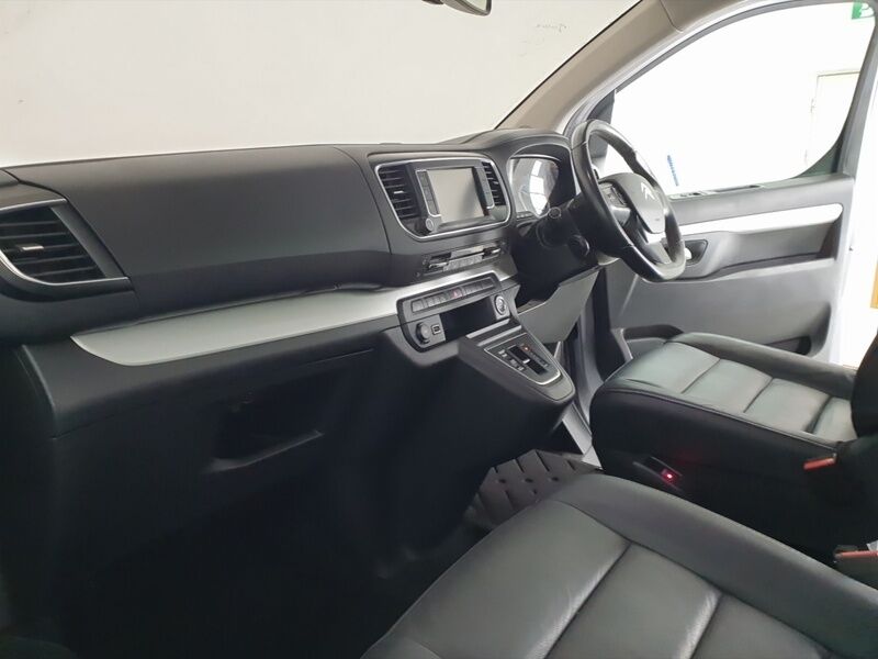 More views of Citroen Spacetourer