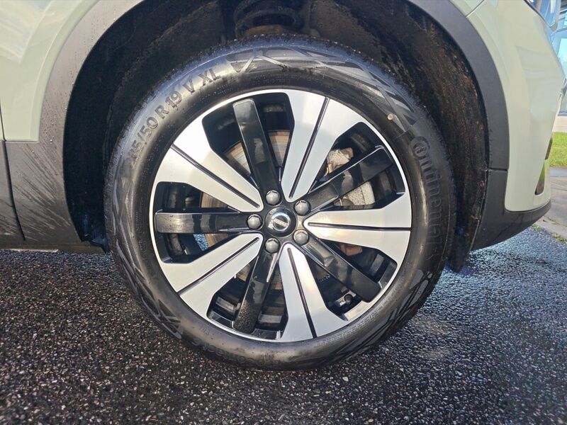 More views of Volvo XC40