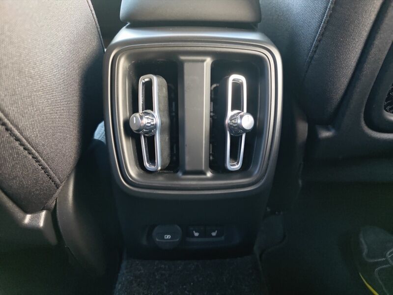 More views of Volvo XC40