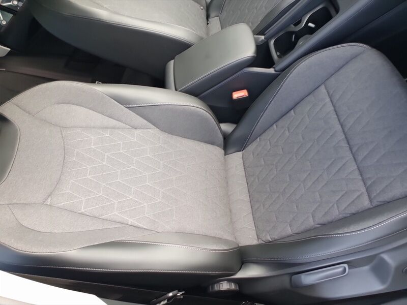 More views of Volkswagen Tiguan