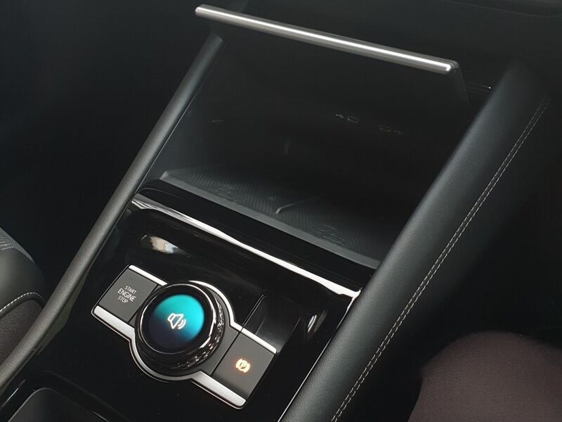 More views of Volkswagen Tayron