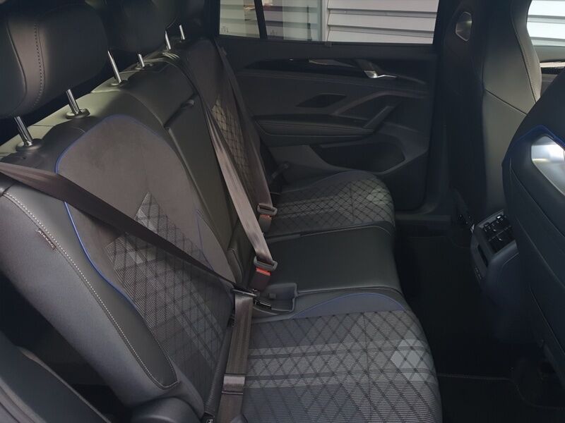 More views of Volkswagen Tayron