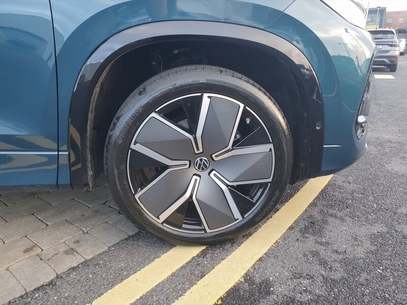 More views of Volkswagen Tayron