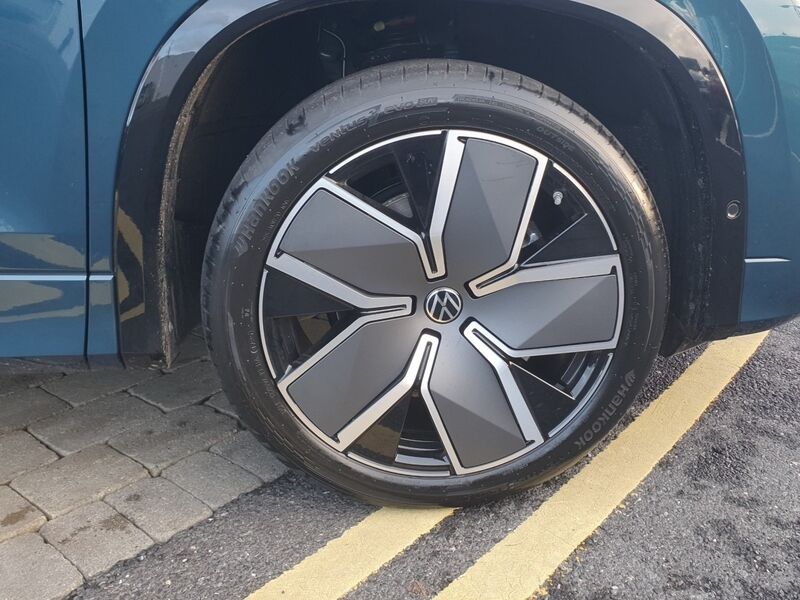 More views of Volkswagen Tayron