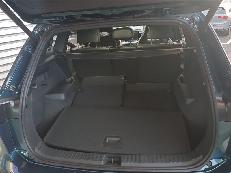 More views of Volkswagen Tayron