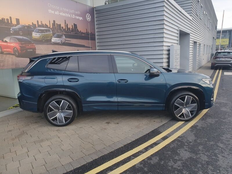 More views of Volkswagen Tayron