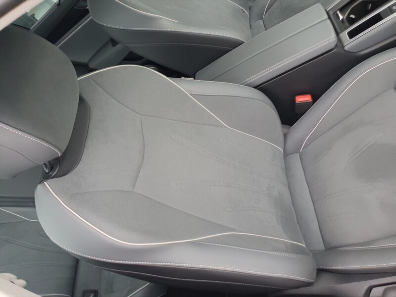 More views of Volkswagen Passat