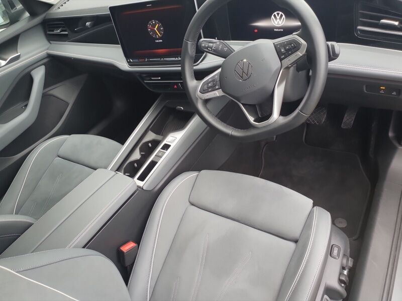 More views of Volkswagen Passat