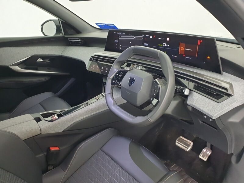 More views of Peugeot 3008