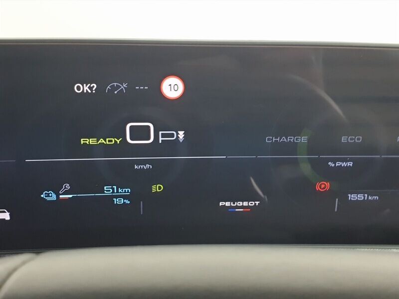 More views of Peugeot 3008