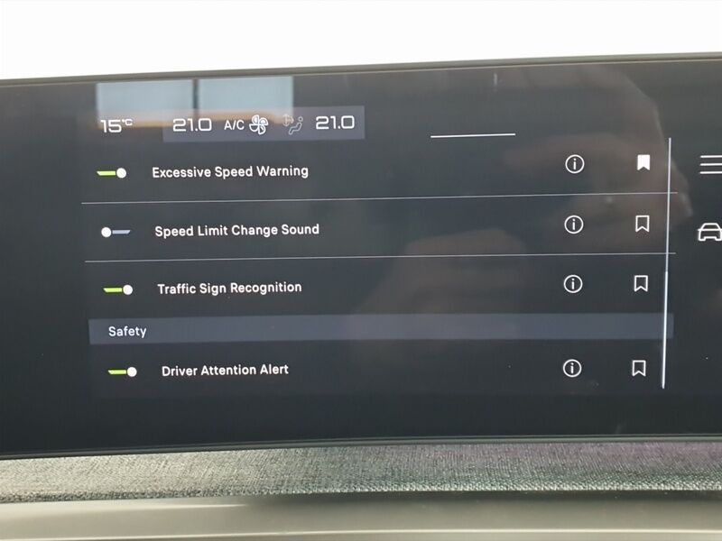 More views of Peugeot 3008