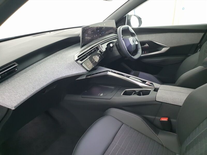 More views of Peugeot 3008