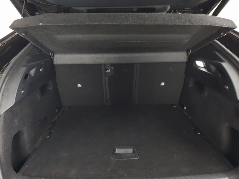 More views of Peugeot 3008