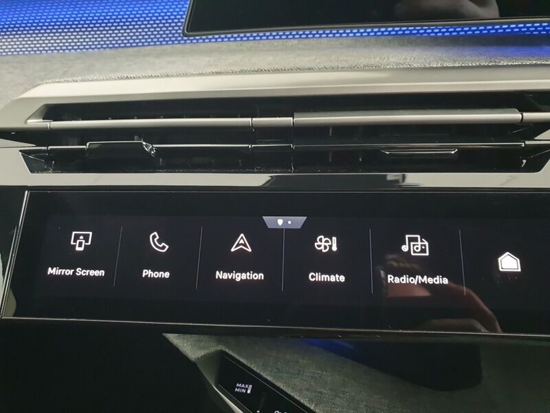 More views of Peugeot 3008