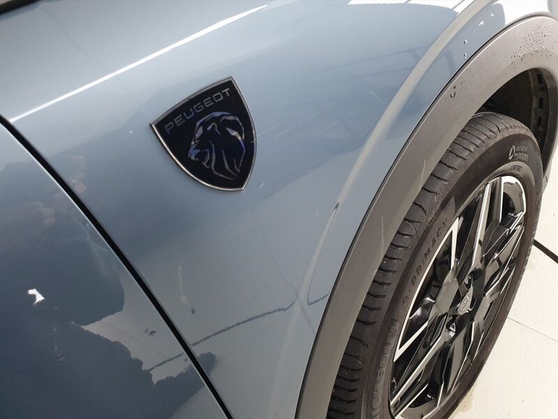 More views of Peugeot 3008