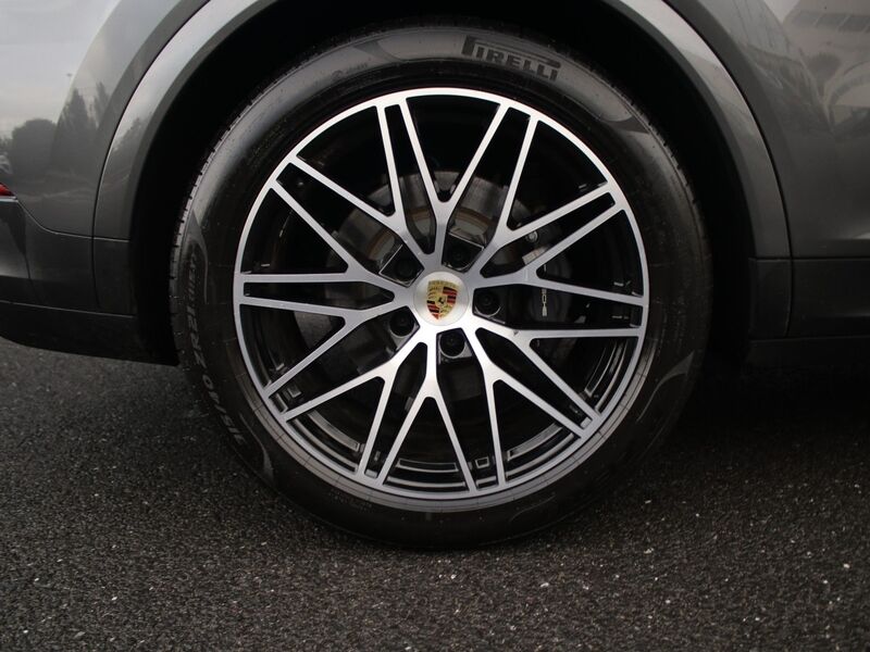 More views of Porsche Cayenne