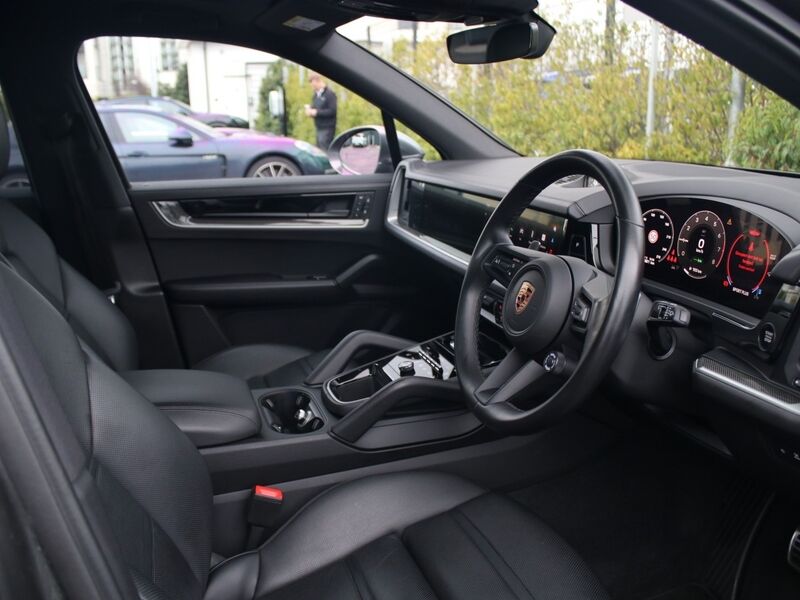 More views of Porsche Cayenne