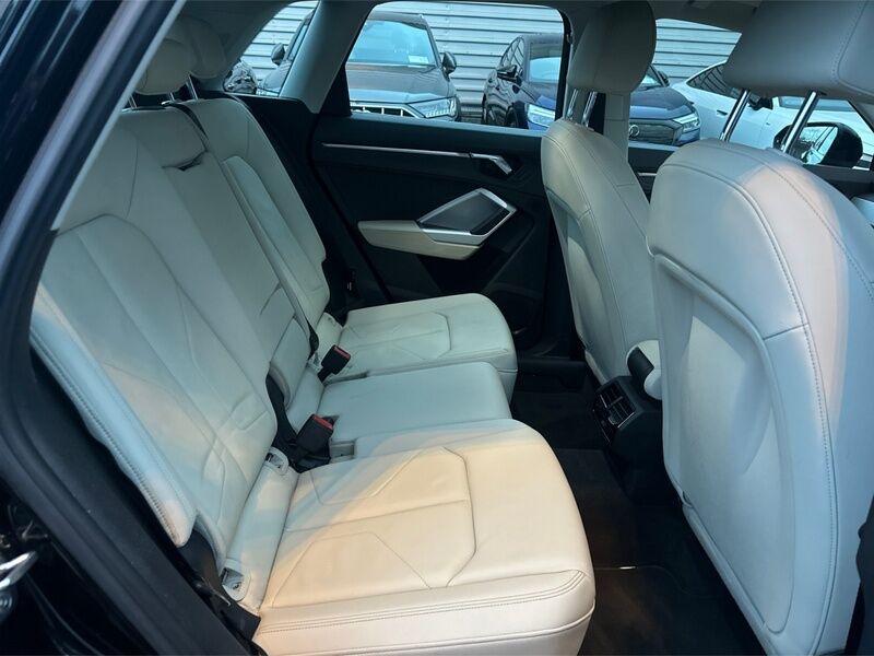 More views of Audi Q3