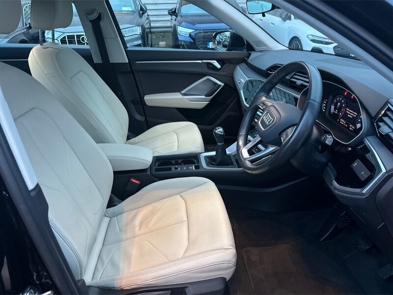 More views of Audi Q3