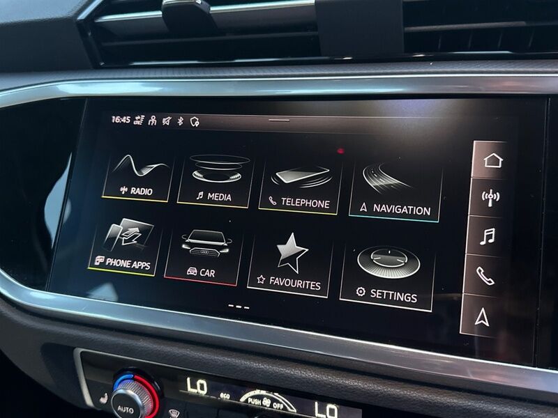 More views of Audi Q3