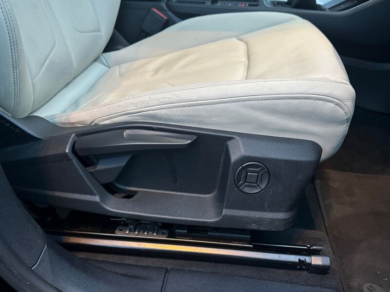 More views of Audi Q3