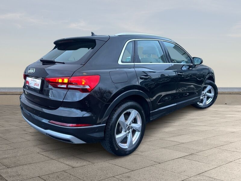 More views of Audi Q3