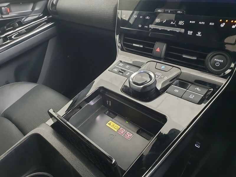 More views of Subaru Solterra