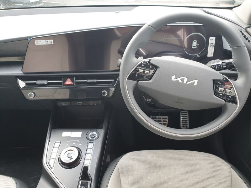 More views of Kia Niro