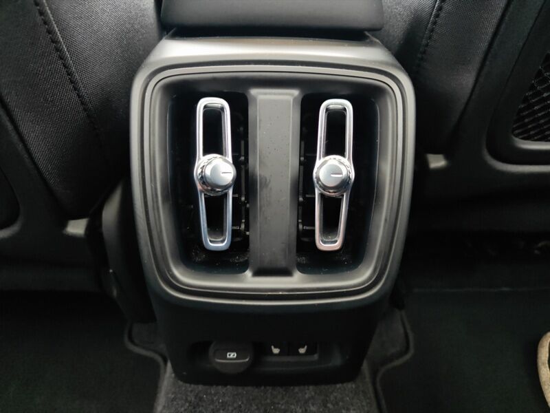 More views of Volvo C40